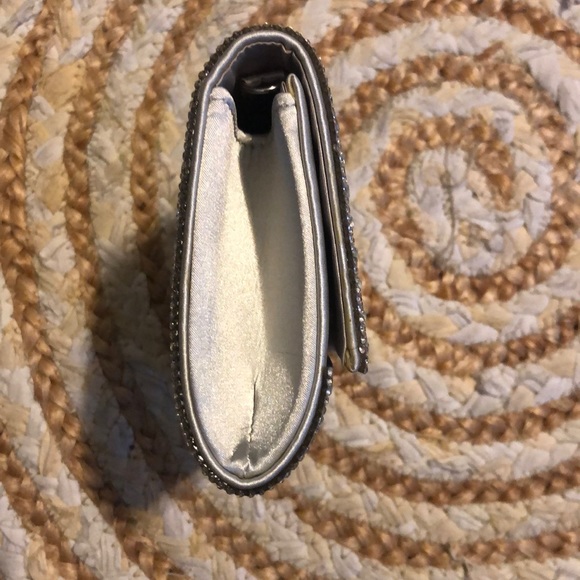 Clutch - Picture 2 of 6